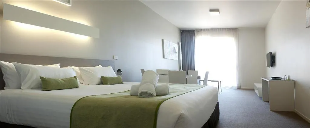 Abode Gungahlin Hotel 3*,  Australia