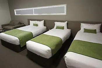 Abode Gungahlin Hotel 3*,  Australia